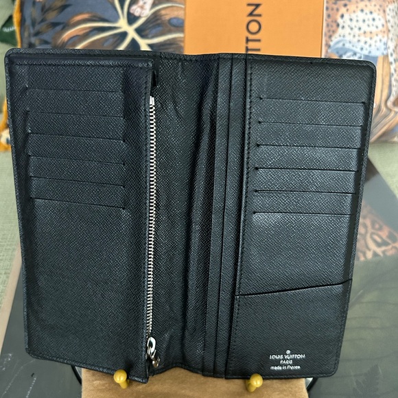 LV Damier Graphite Wallet Brazza UNISEX - Picture 8 of 8